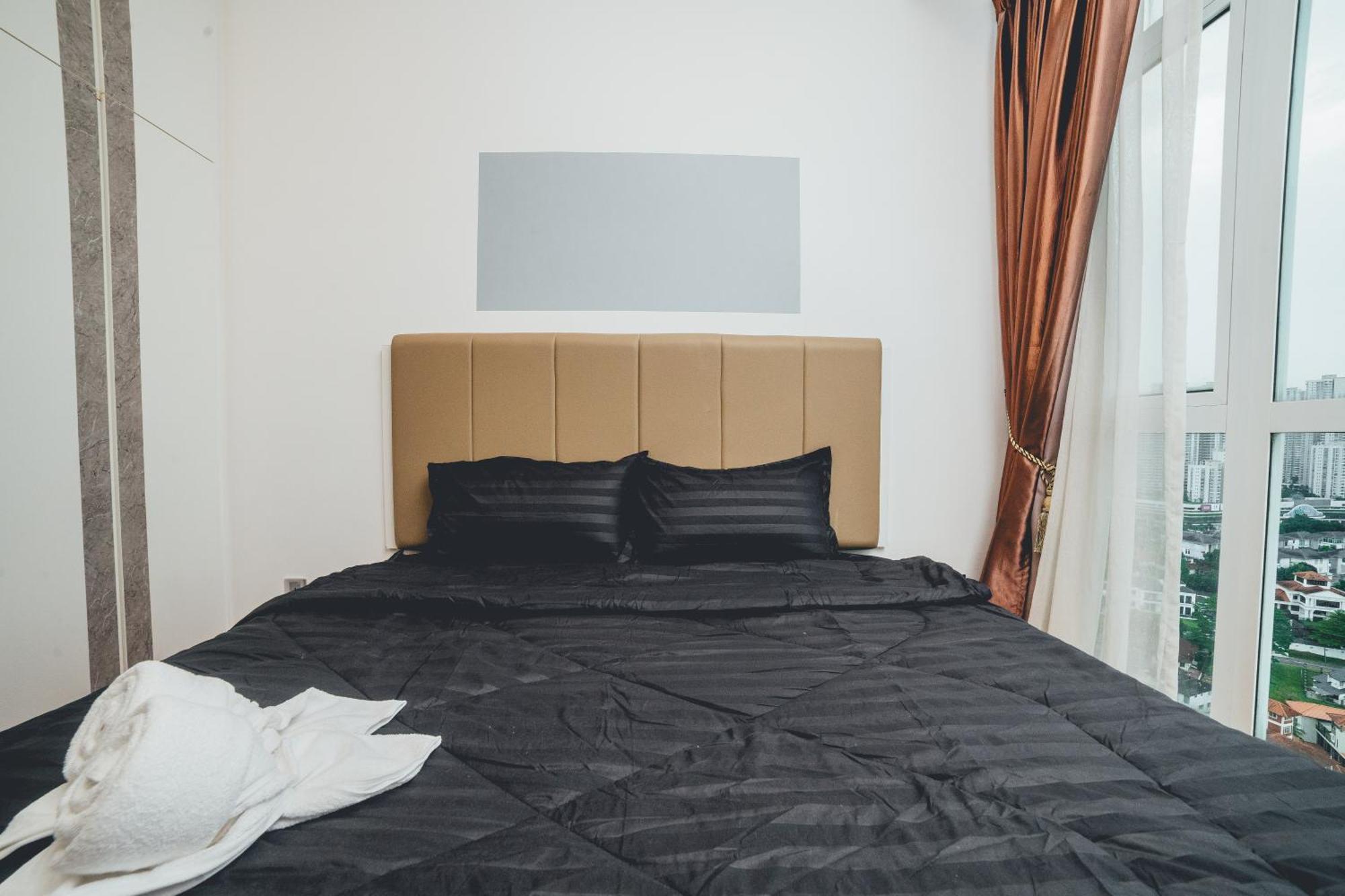 Paragon 2br4pax Sleek Nr Ciq Midvalley By Our * Johor Bahru